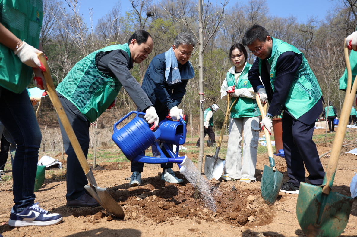 구로구, 주민과 함께하는 ‘제80회 식목일 기념 나무심기 행사’ 개최