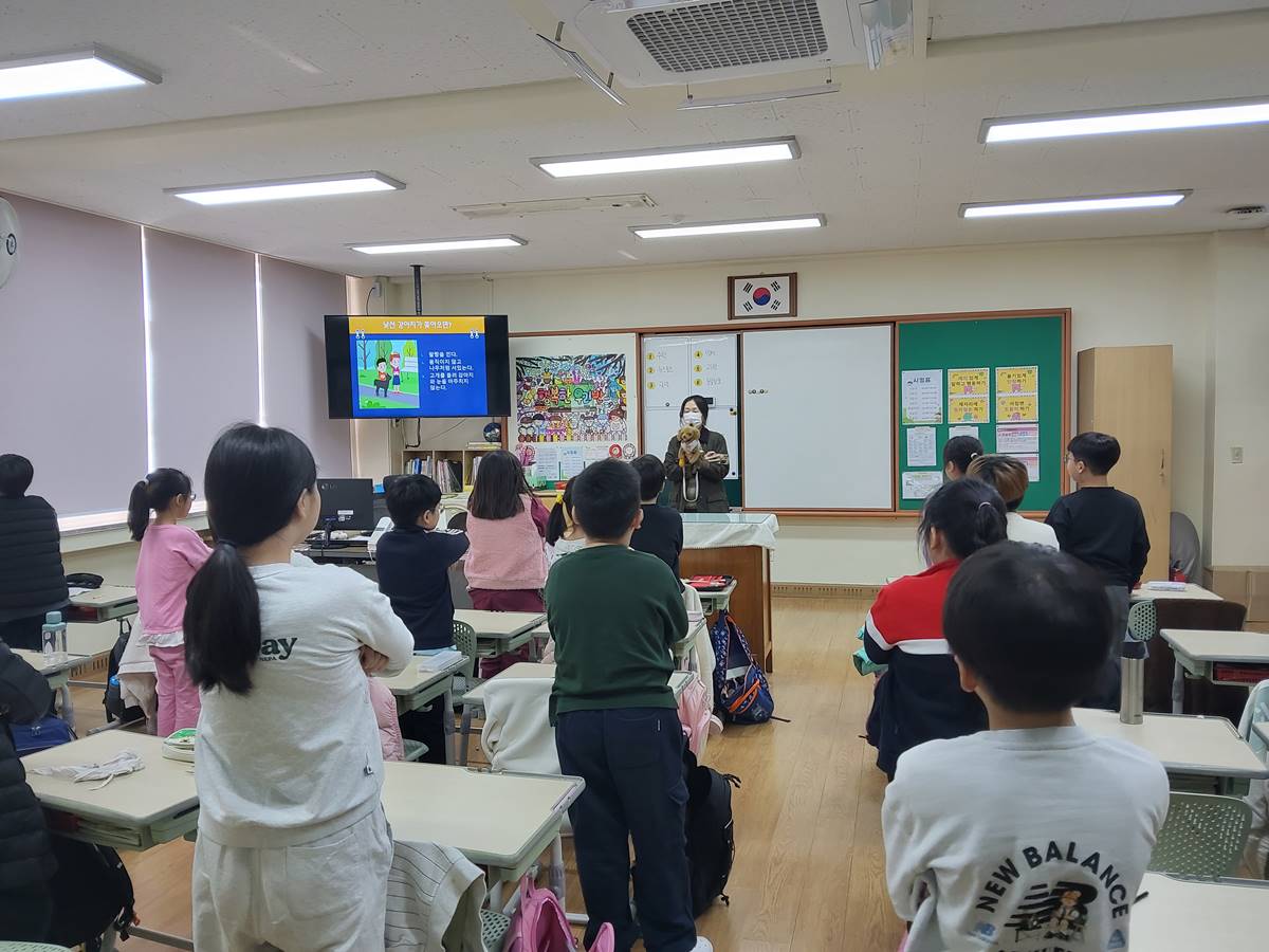 “반려동물 사랑할개”…은평구, 찾아가는 어린이 동물보호교실 운영