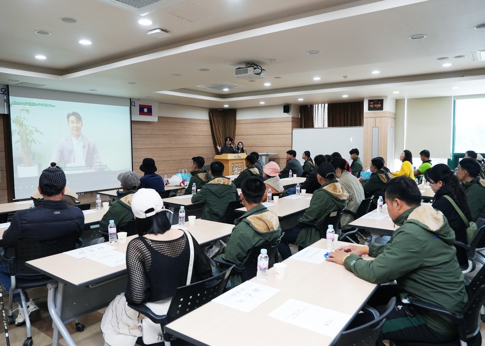 영천시-라오스 업무협약에 따른 외국인 계절근로자 단체 입국