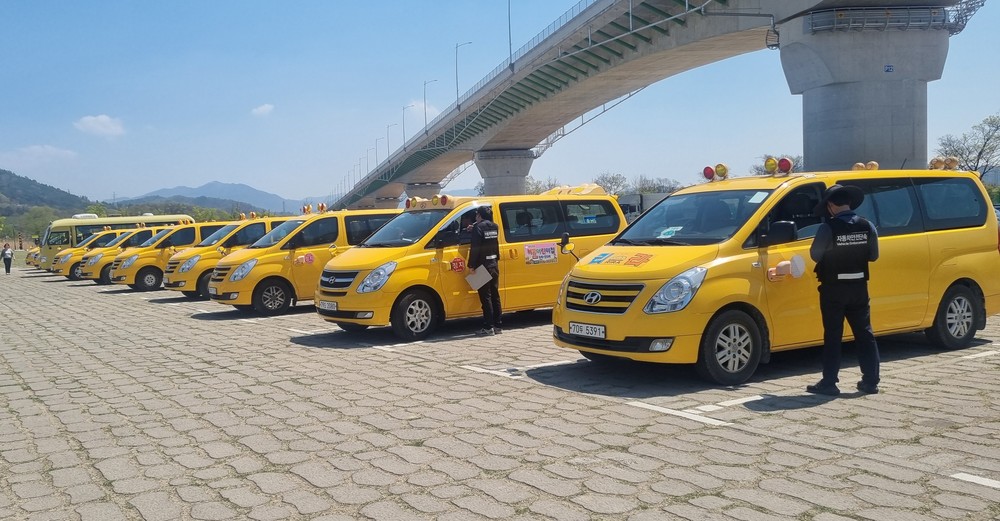"차량 한 대 한 대 꼼꼼히" 구미시, 통학버스 합동점검 실시