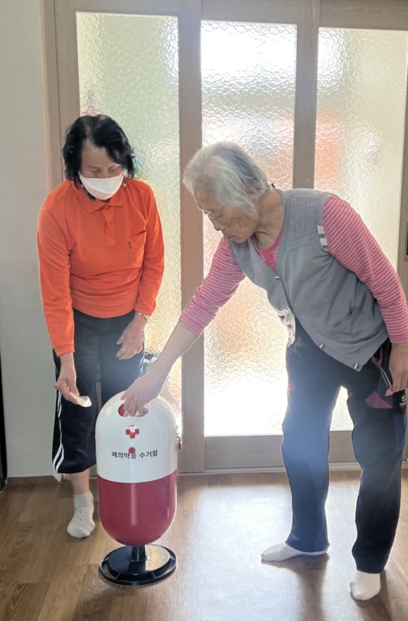 그냥 버리지 마세요 폐의약품 수거함에 쏙