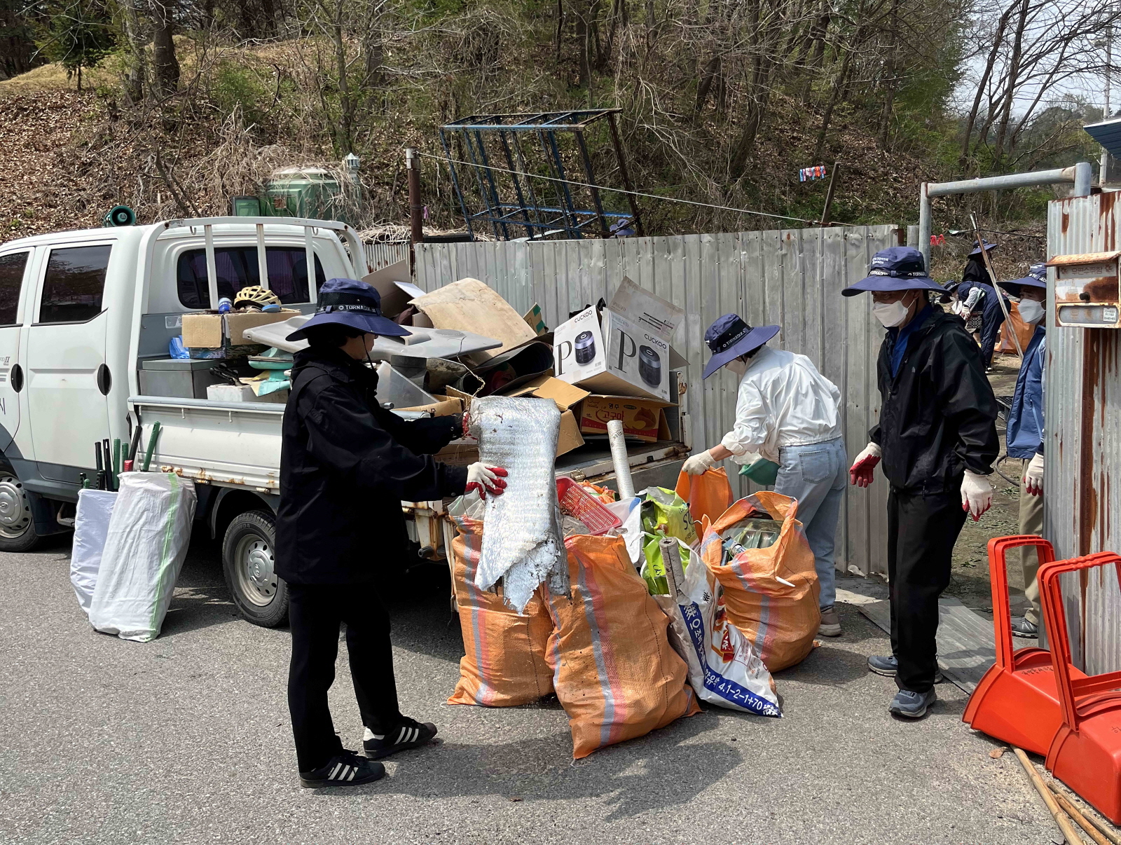 하망동 건강마을 위원회, 집 치우기 봉사활동 실시