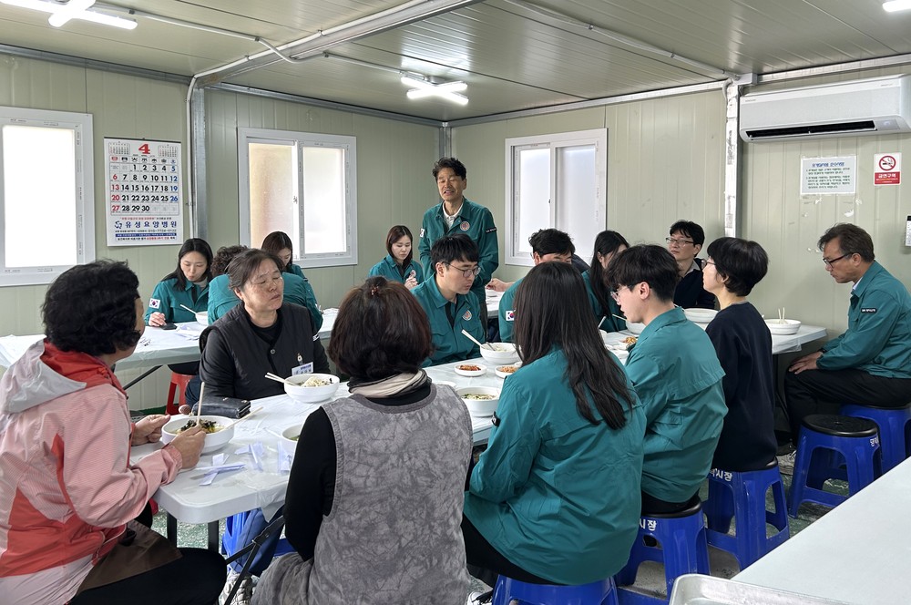 영덕시장상인회, 산불 피해복구 공무원 식사 제공