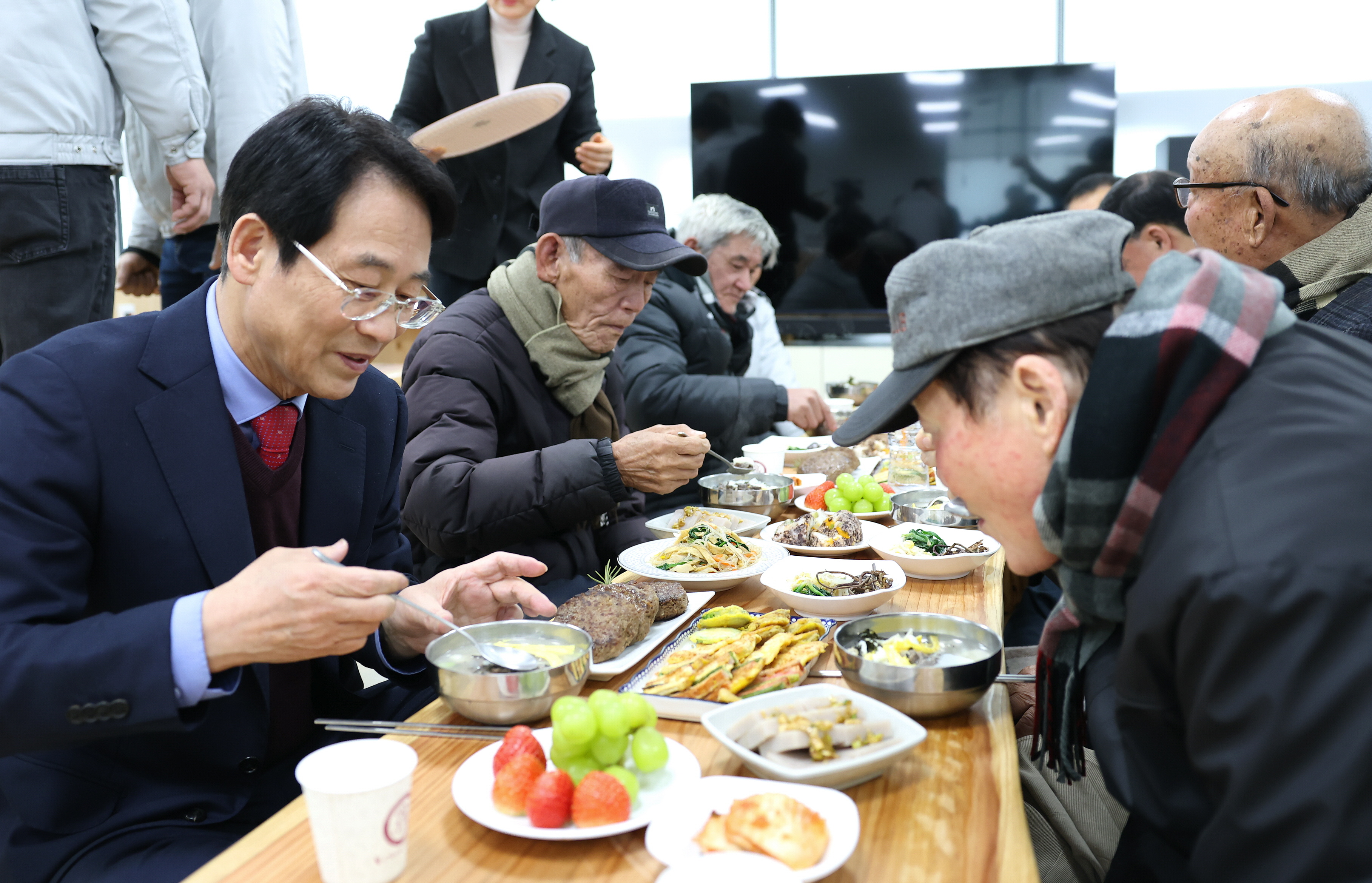 초고령사회, 강진군 해법은 ‘효심이 프로젝트’
아들 딸 보다 ‘효심이’가 최고 “강진군이 효도해孝”
