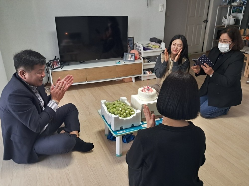 정성과 온정 담은 생일상 전달, 개인 맞춤형 복지 안내 병행