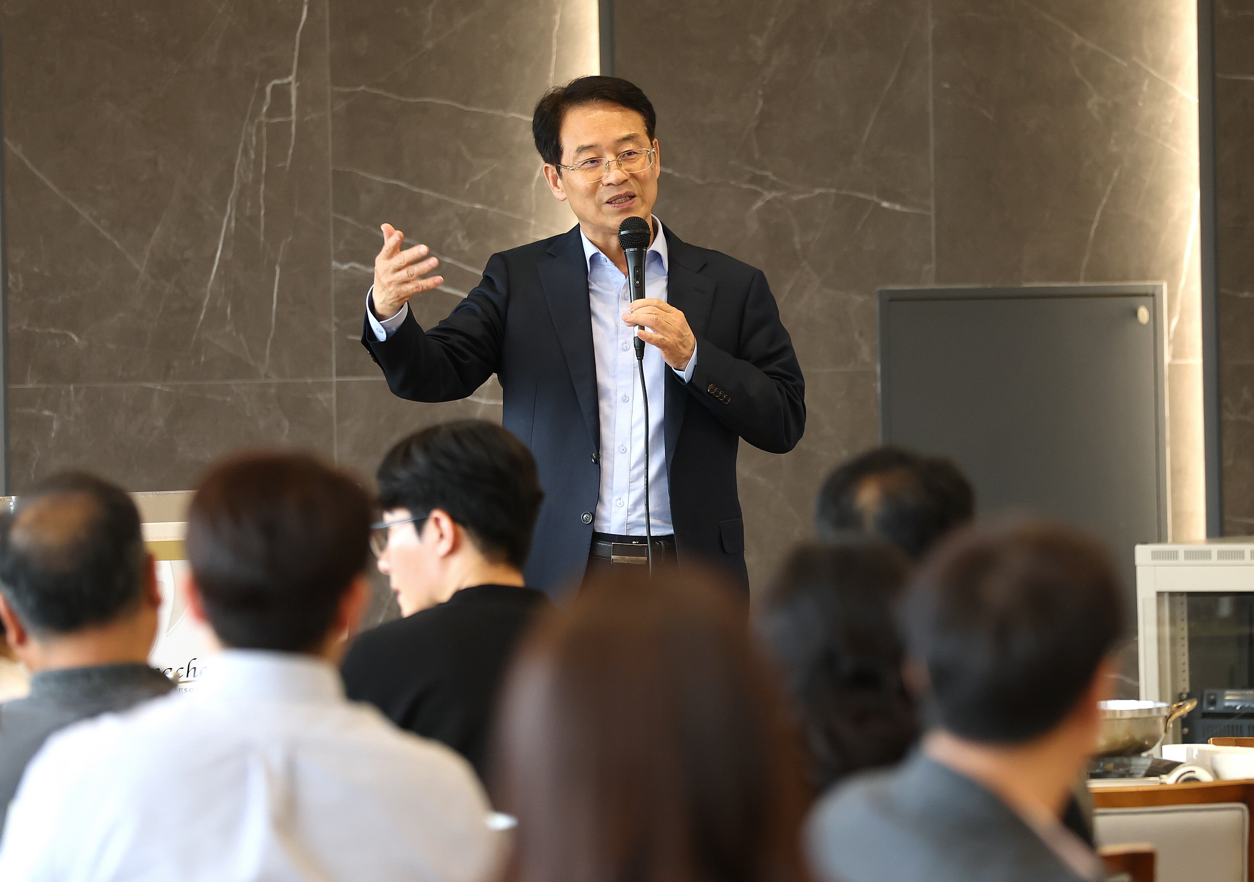 강진군 “AI와 청렴의 콜라보” 중견공무원 워크숍 호응