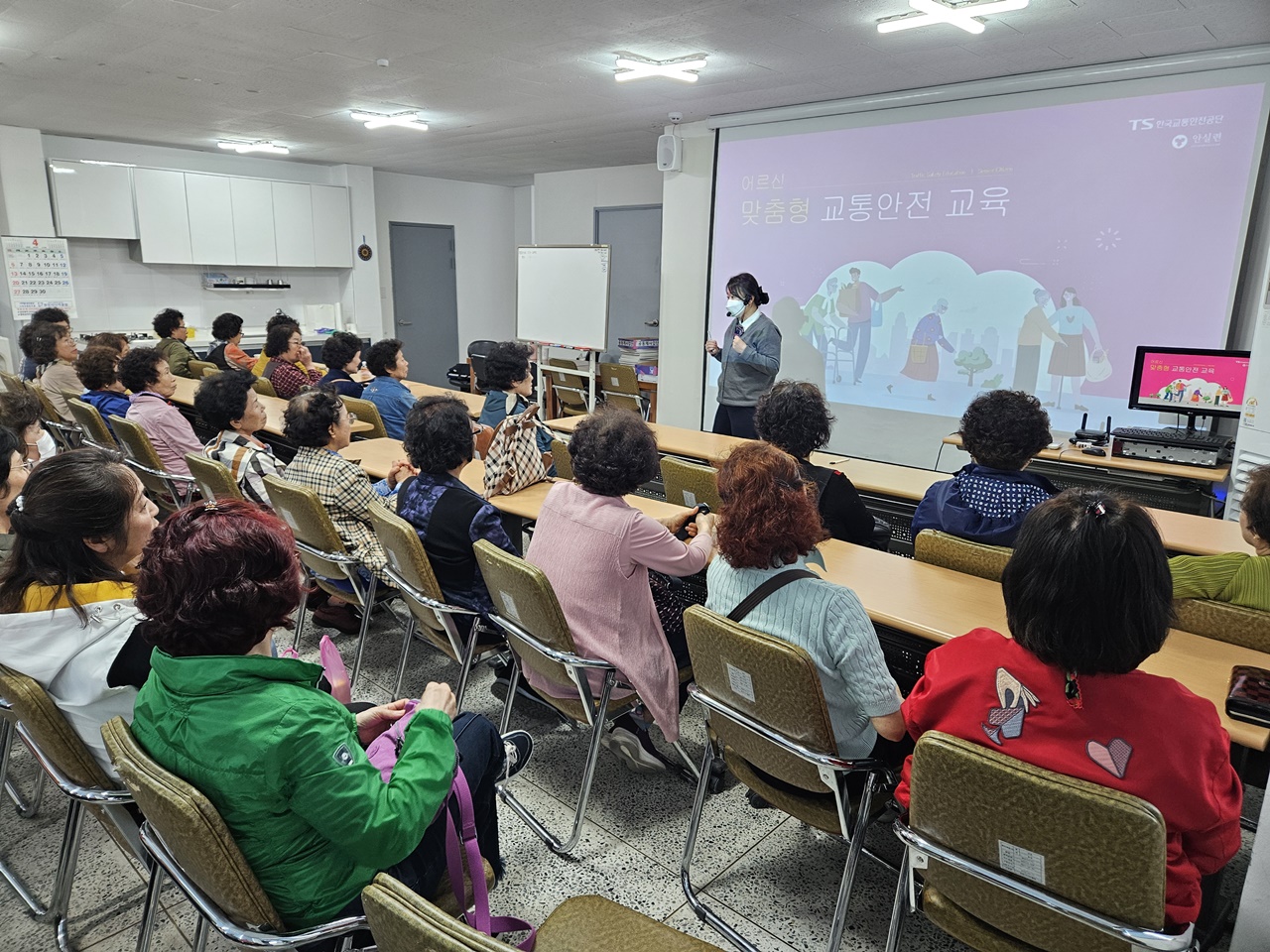함안시니어클럽, 고령 보행자 대상 ‘교통안전교육’ 실시