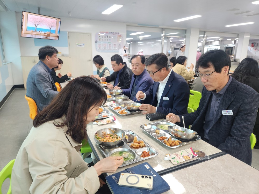 거제 밥상, 학교로 간다. 로컬푸드로 잇는 소통 한 끼