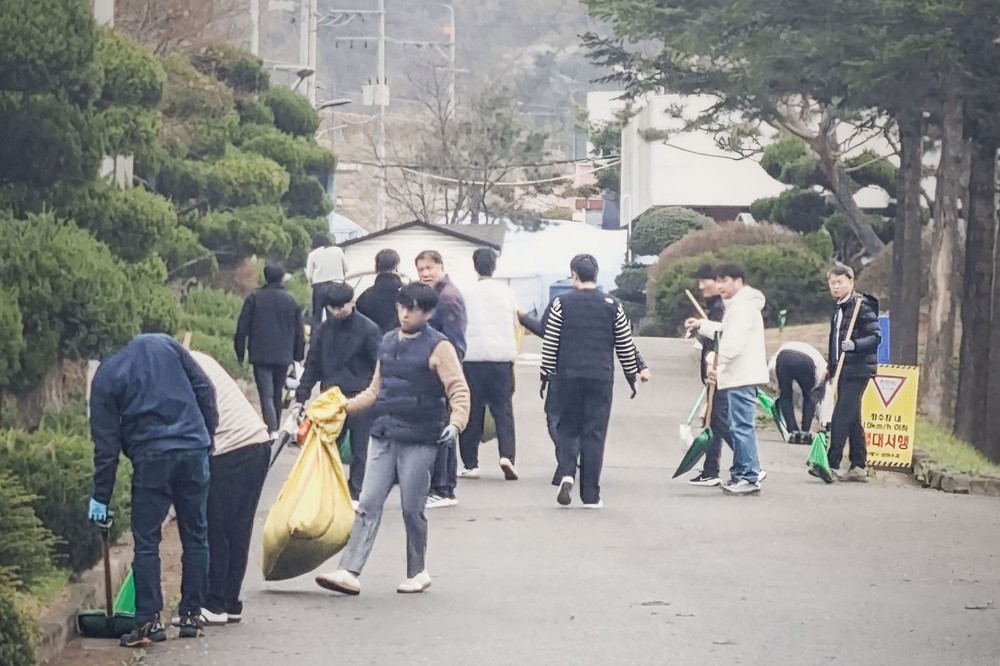 의왕시, 청계정수장 봄맞이 대청소로 쾌적한 근무환경 조성