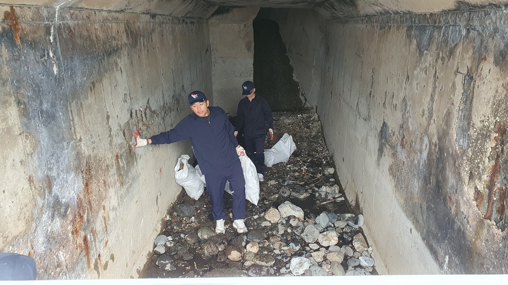 해군제118조기경보전대, 서면 학포 해안변 일대 환경정화활동 실시