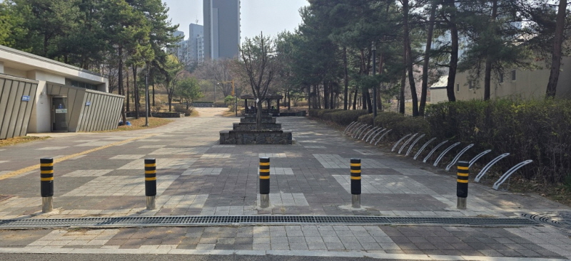 파주시, 운정호수공원 말뚝(볼라드) 정비 추진