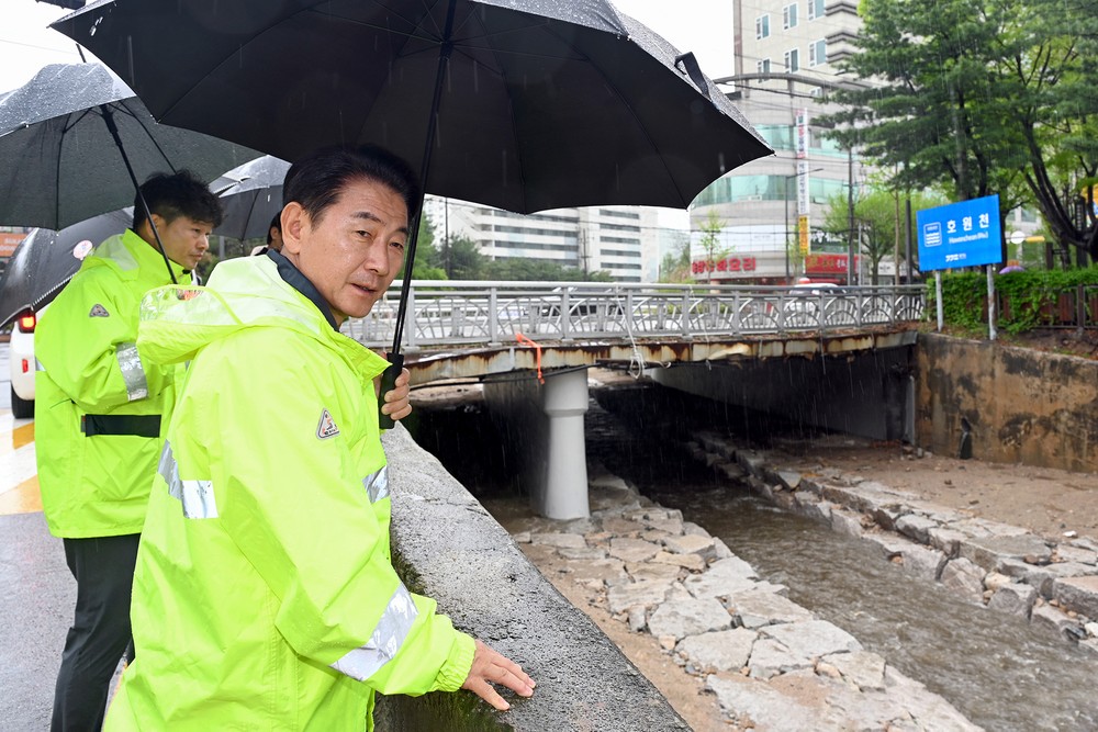 의정부시, 호원천 생태하천 복원사업 현장 점검
