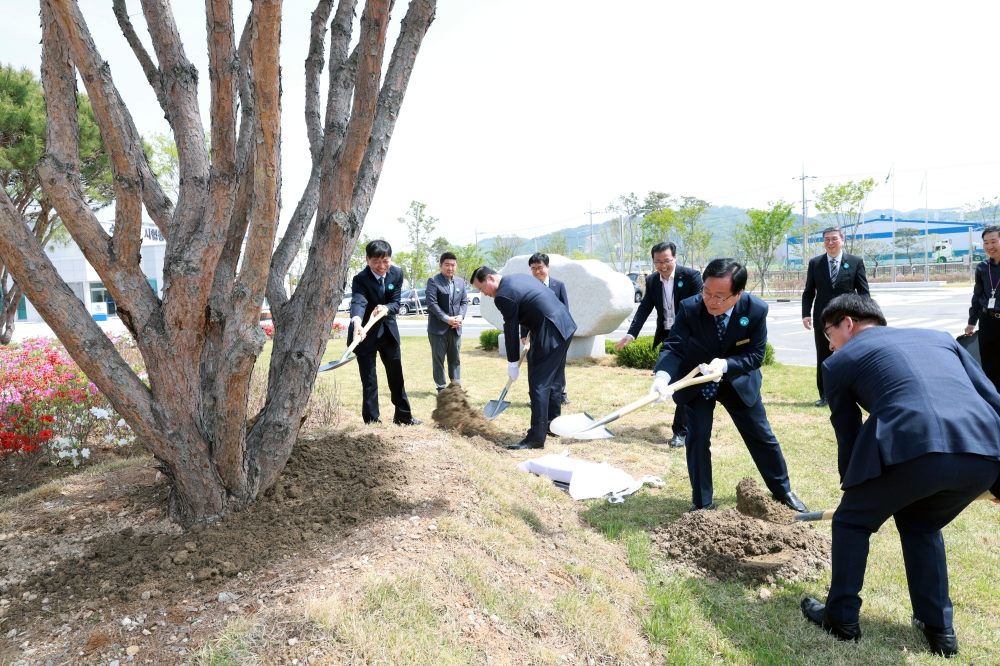 완주 수소용품검사인증센터, 기념식수 행사