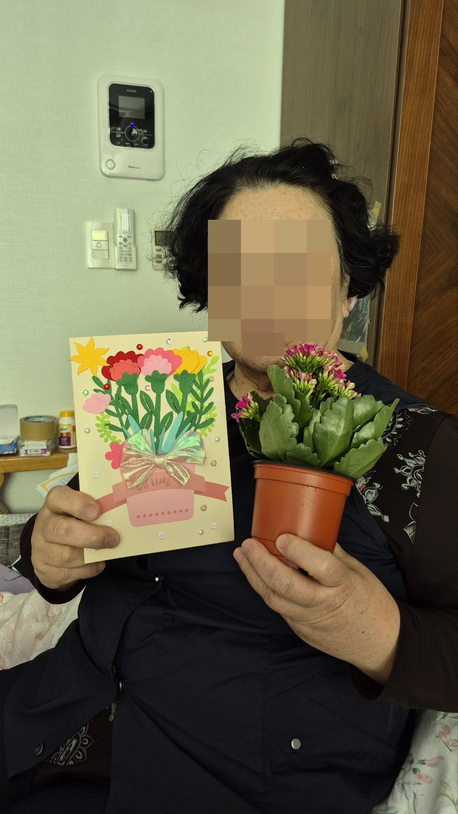 의왕시사랑채노인복지관, 관내 초등학생들로부터 독거 노인 위한‘사랑의 카드’전달 받아