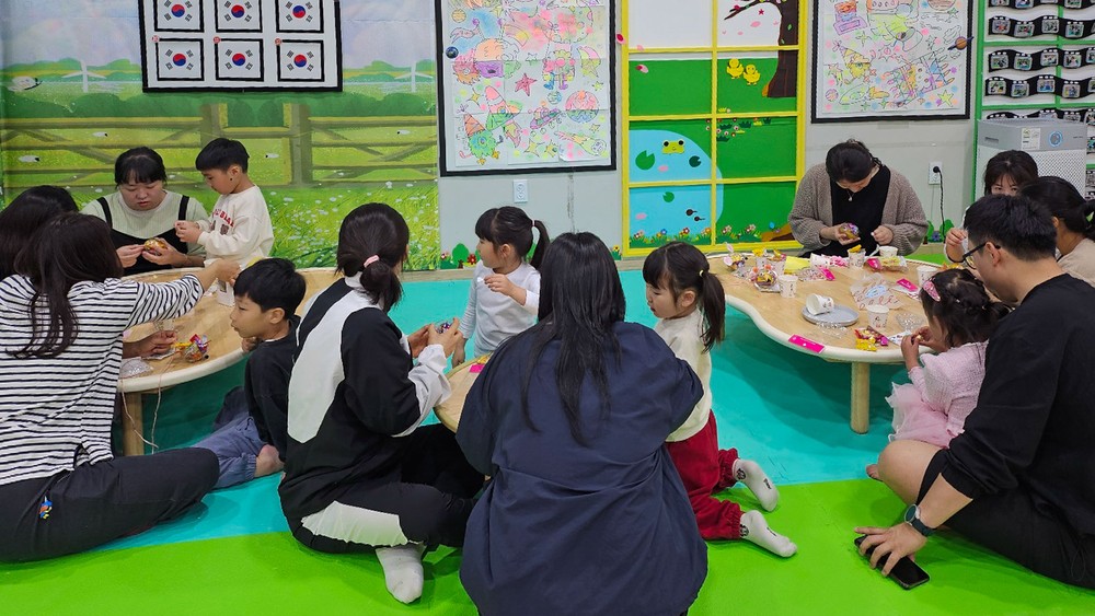 창녕군 아이행복키움터, 어린이날 맞이 ‘사탕만들기 대작전’ 행사 성료