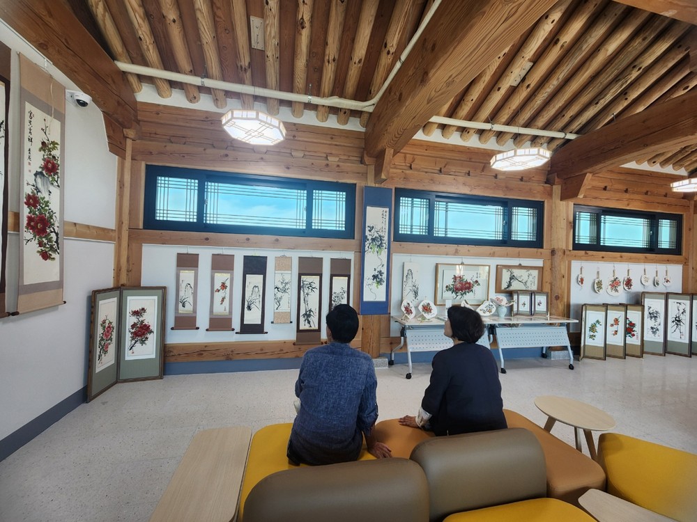 경주 황남동행복갤러리, 가정의 달 맞아 문정순 화백 문인화 전시 개최