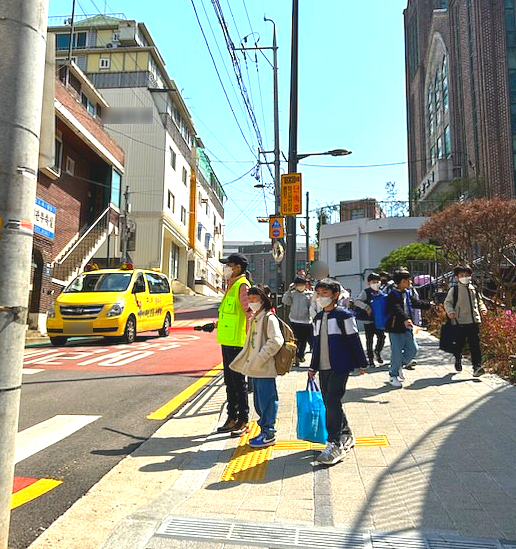양천구, 디지털 안내사‧스쿨존 안전지킴이 등 동행일자리 198명 모집