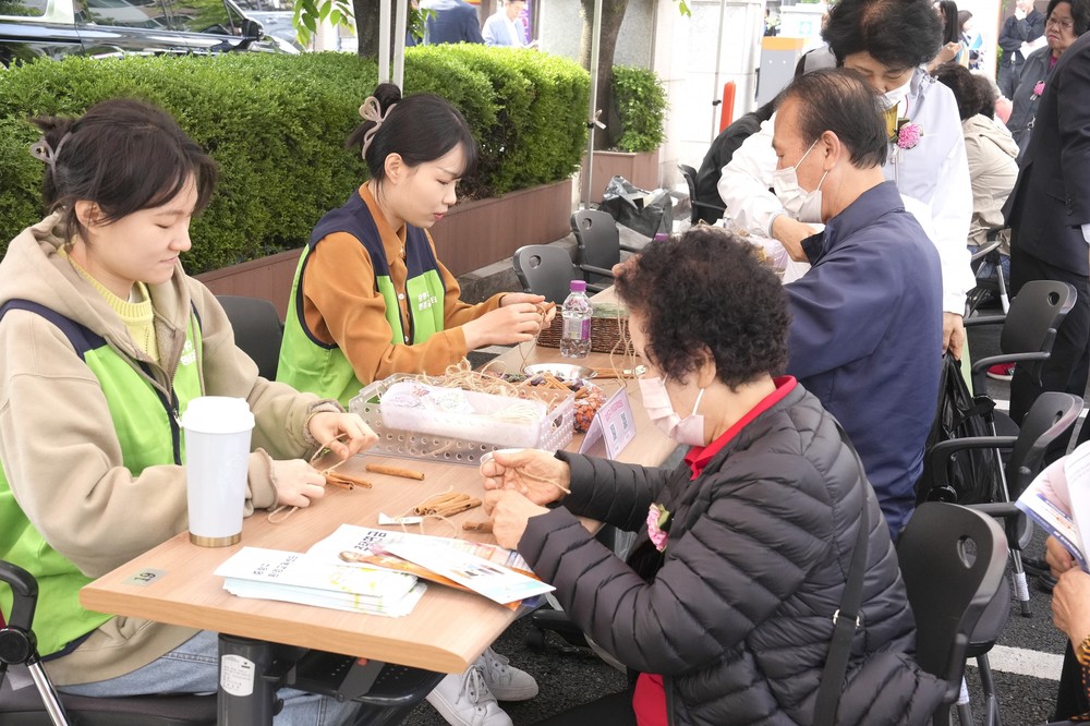 중랑구 6개 복지관, 어버이날 맞아 어르신들께 존경과 감사 전해