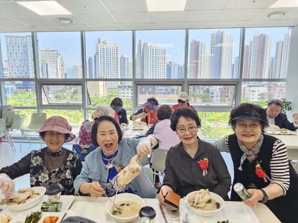 하남시미사노인복지관, 58회 어버이날 기념 행사 ‘감사해孝, 사랑해孝’ 개최