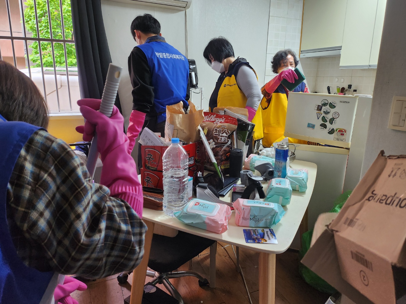 대전 서구 월평1동 지사협, 가정의 달 맞이 홀로 사는 장애 가구 청소 봉사