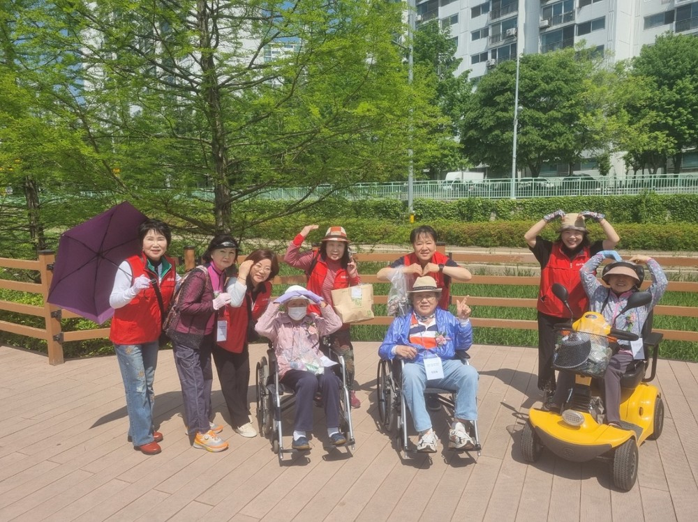 군포2동 지역사회보장협의체, 어르신 나들이 사업 펼쳐