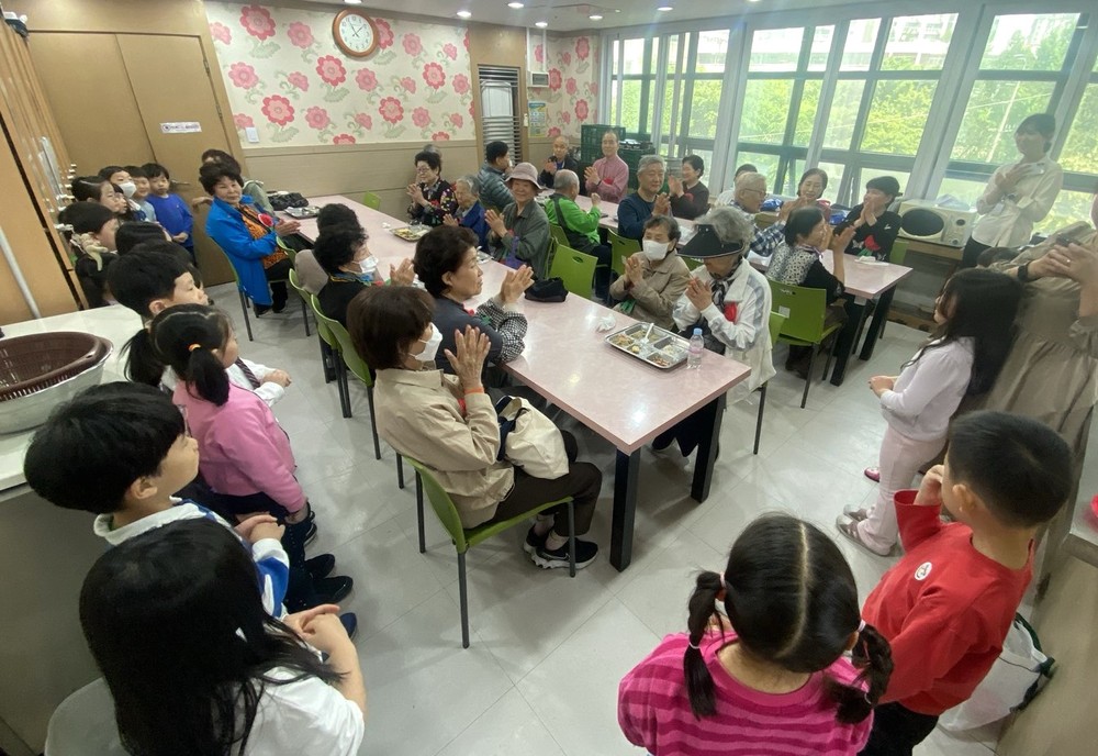 성동구, 어버이날 맞아 "사랑해효(孝), 감사해효(孝)" 프로그램 진행