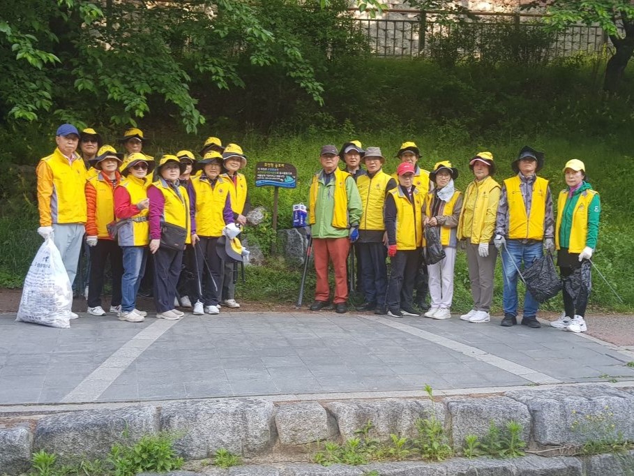 남양주시 호평동 노인분회, 환경정화로 마을 가꾸기 앞장