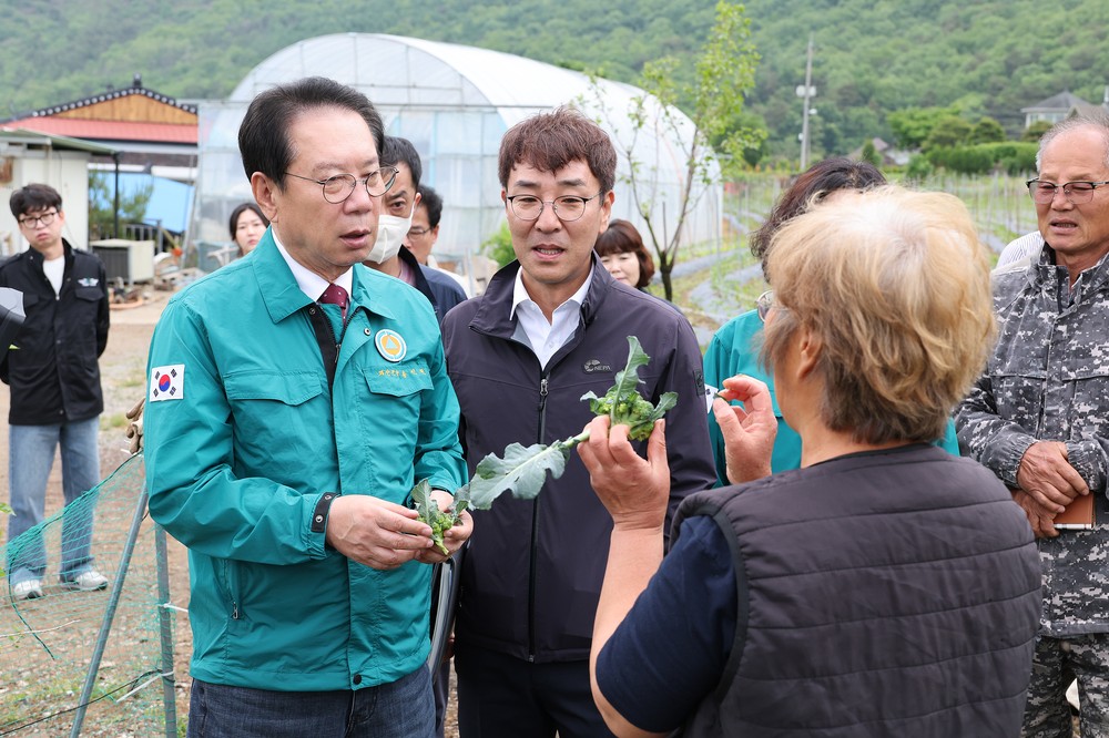 송인헌 괴산군수, 우박 피해농가 농산물 판로에 도움 손길
