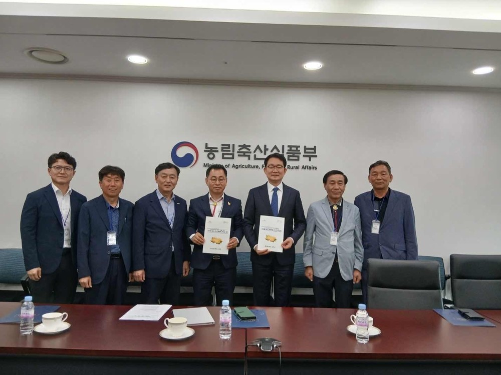 성주군, 농림축산식품부 긴급 방문 -참외가격 폭락 속 농가 소득 보호위해 발 빠른 대응 나서-