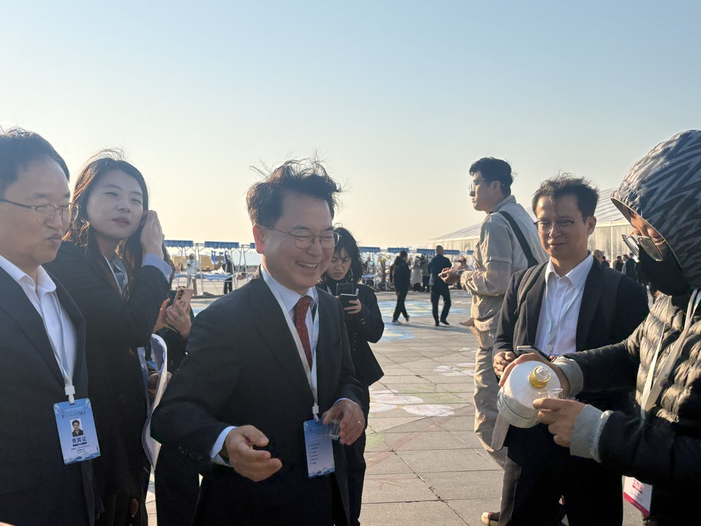 육동한 춘천시장, 중국 다롄 아카시아 축제 초청
