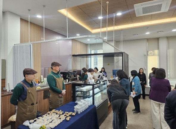 “인생 제2막, 안전한 곳에서 이웃과 소통하며 즐겁게 일해요”