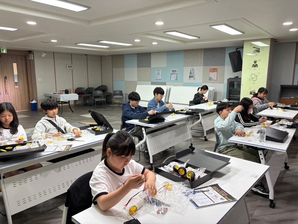 사상구진로교육지원센터, 개소 10주년 기념 '달 탐사로버 메이커 진로체험' 운영