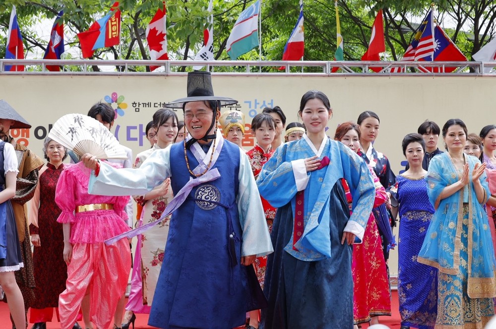 진교훈 강서구청장, 다문화 축제 참석해 주민들과 소통