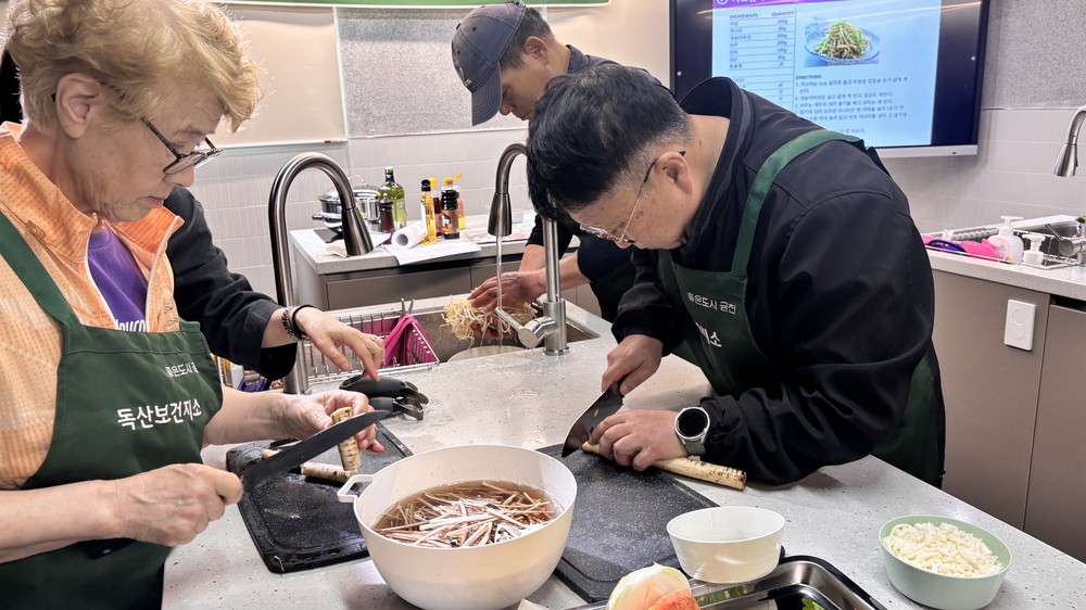 손끝으로 전하는 영양 이야기 금천구, 농아인 대상 맞춤형 영양 특강 진행