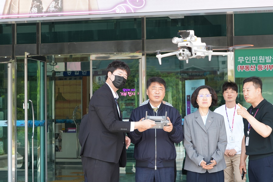 전국 최초, 구청장&담당부서 전원 드론 자격증 취득 완료 - 부산 남구 산불 꼼짝마! 드론으로 산불 예방 및 진화작업, 첨단 드론으로 완벽한 준비태세