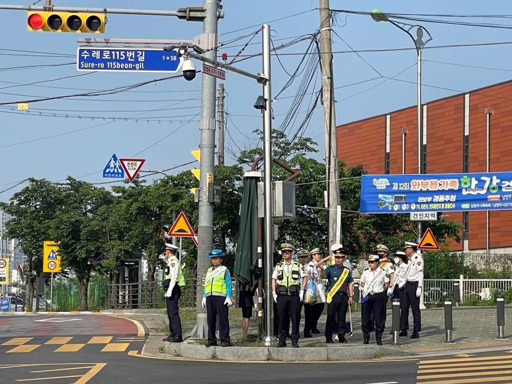 “전동킥보드(PM) 안전하게 이용하세요!” 남양주시, 민관합동 교통안전 캠페인 진행