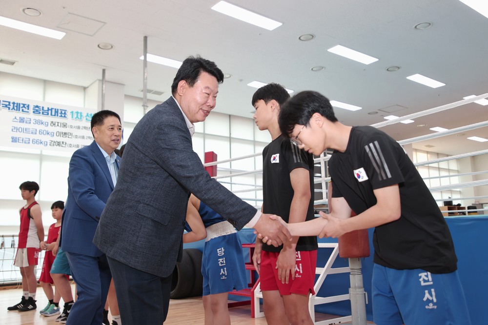 오성환 당진시장, 2025 충남도민체전 선수단 격려
