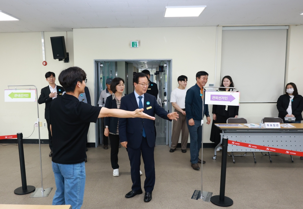 유희태 완주군수, 사전투표소 현장 점검