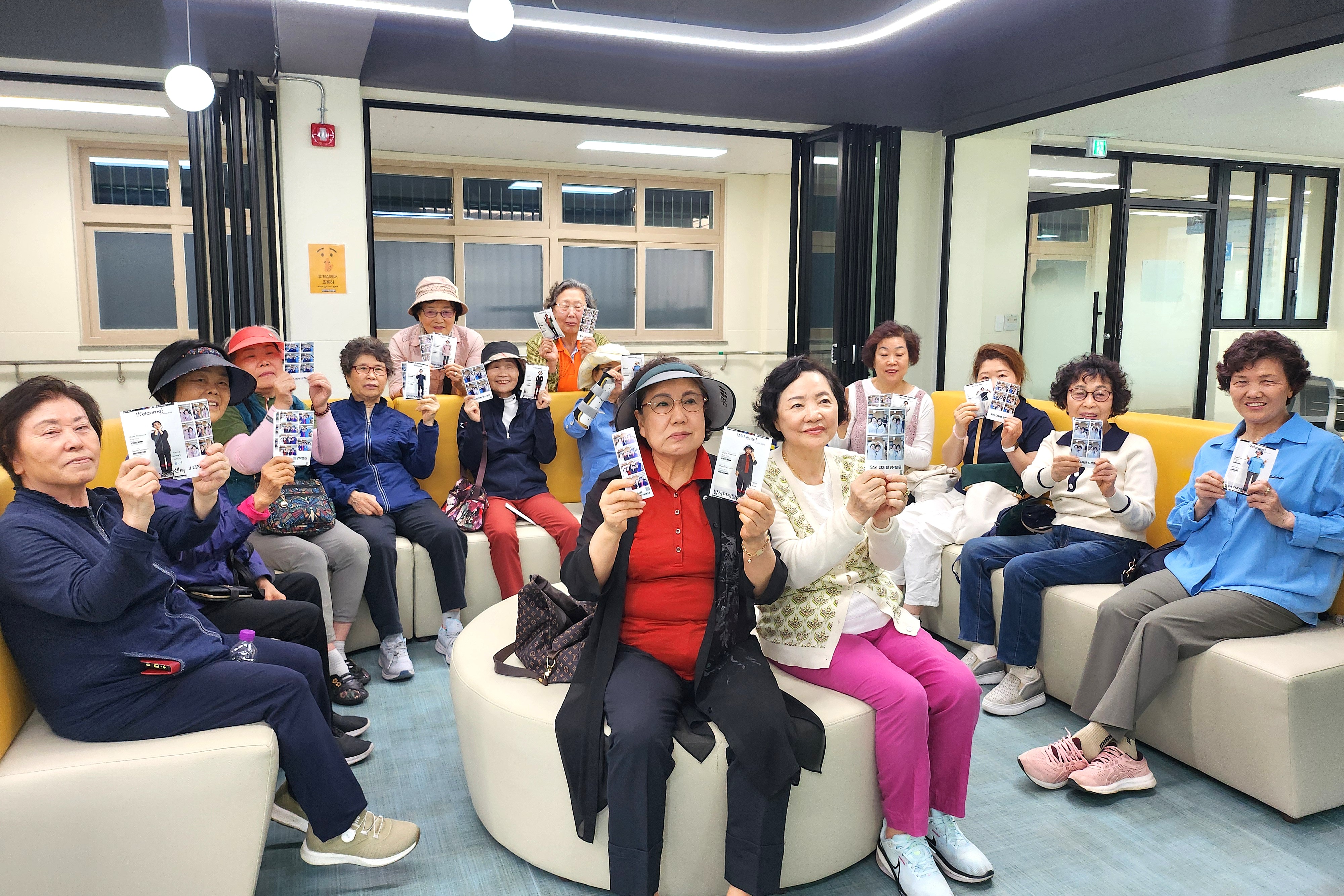 디지털로 여는 건강한 노후! 달서구, 어르신 대상 디지털 교육 실시