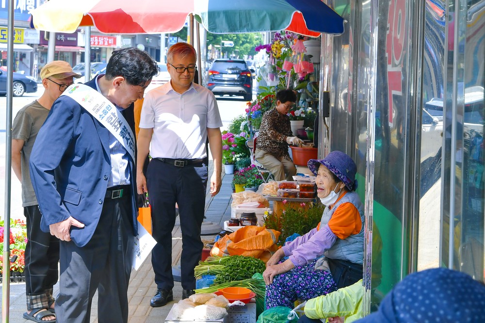 횡성군수, 횡성읍 장날 맞아 전통시장서‘투표참여 캠페인’펼쳐