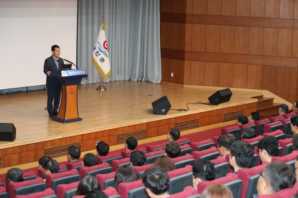 권익현 부안군수 “대선 정치적 중립·선거사무 철저” 당부