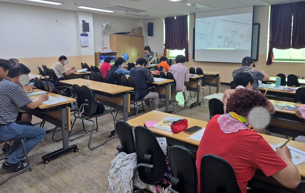 배움으로 달라진 내 세상! 서대문구, 성인 문해교육 지원
