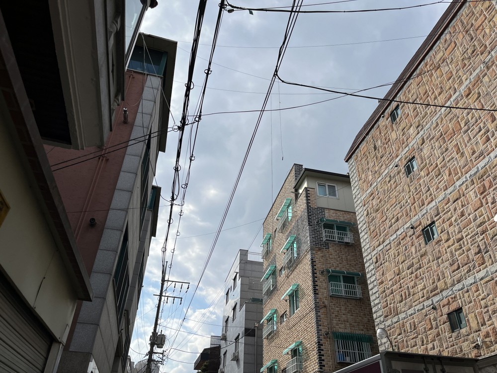 금천구, 거미줄 같은 전깃줄 정비 도심 하늘 연다