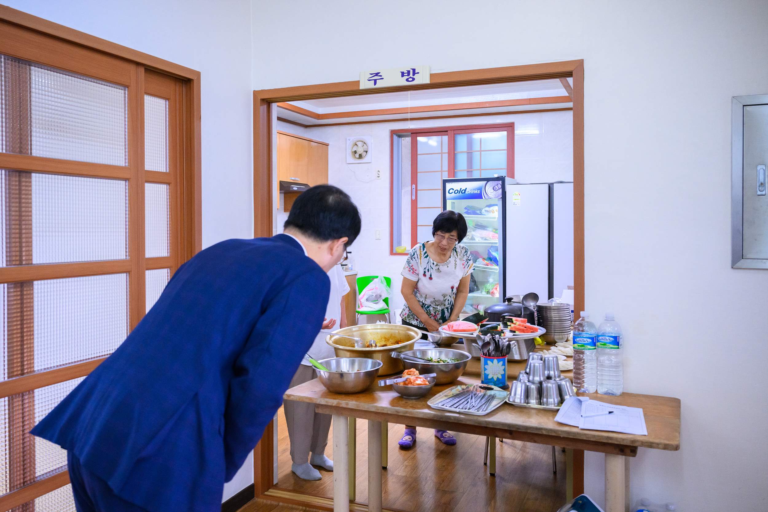 장충남 군수, 농번기 마을공동급식 현장 점검