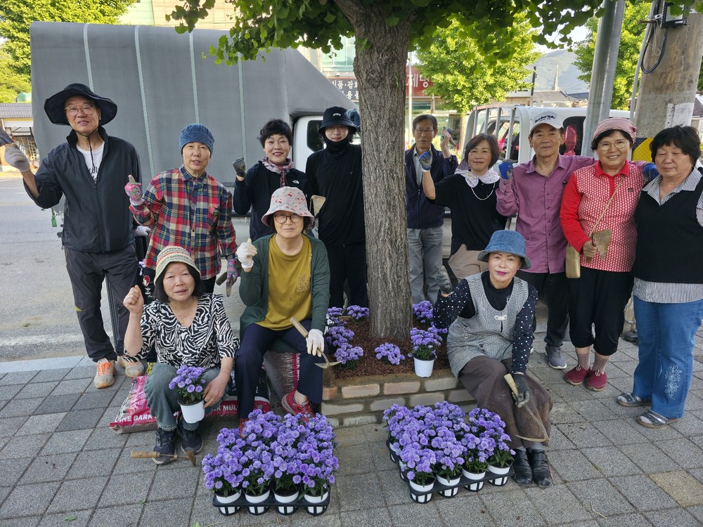 문경시 도시재생지원센터, 신기마을 아름다운 거리 꾸미기 진행