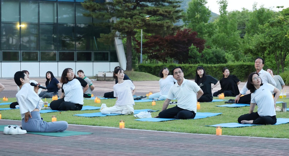대전 동구, 바쁜 육아 속 쉼표… ‘달빛 인생 요가’ 운영