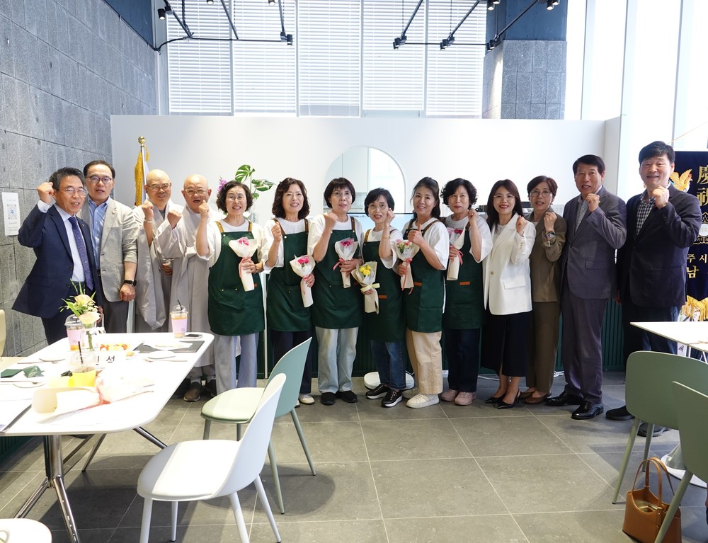 전주 카페온(ON), ‘노년의 향기, 커피 한 잔에 담다’