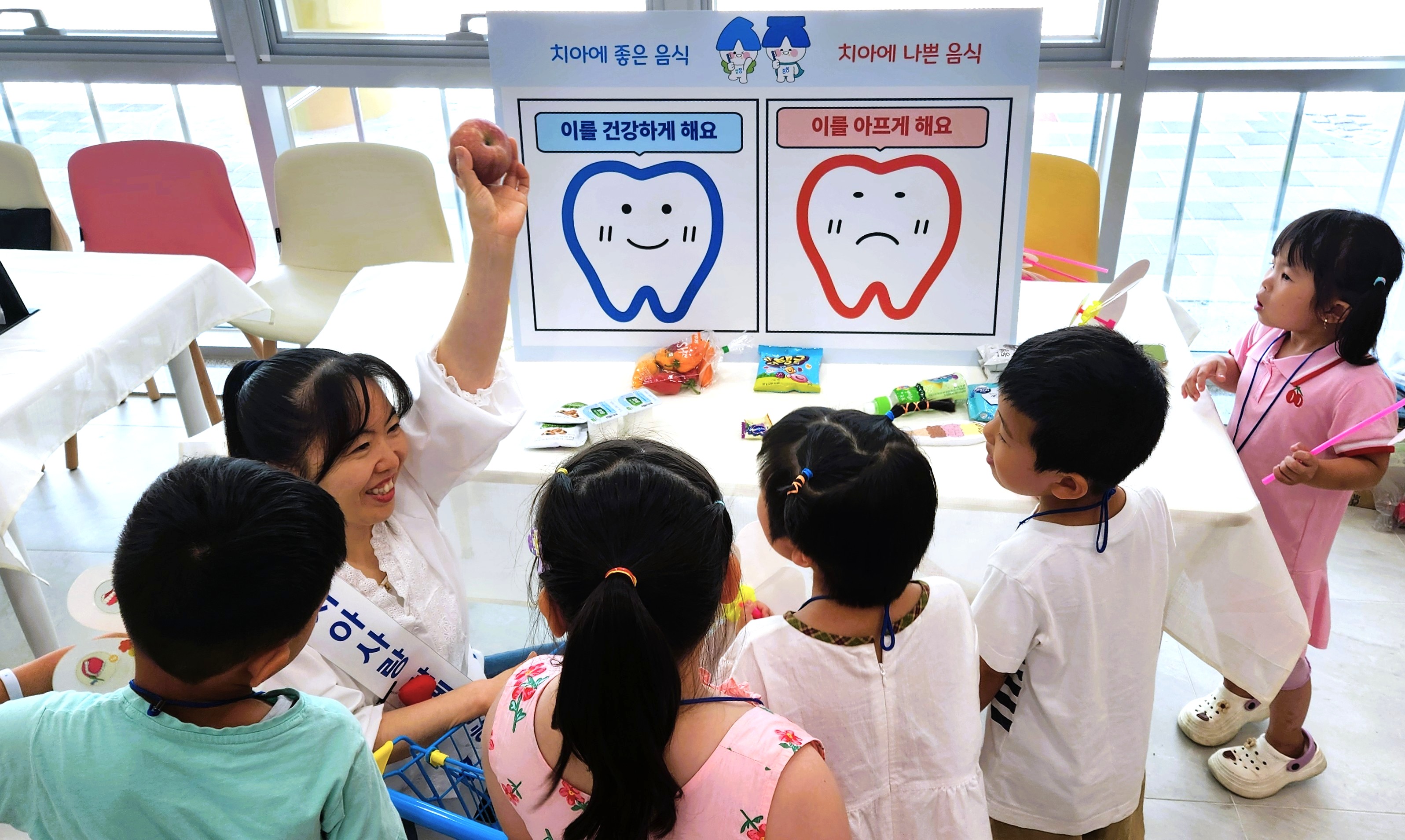 장성군 “100세 시대! 구강건강 함께 챙겨요”