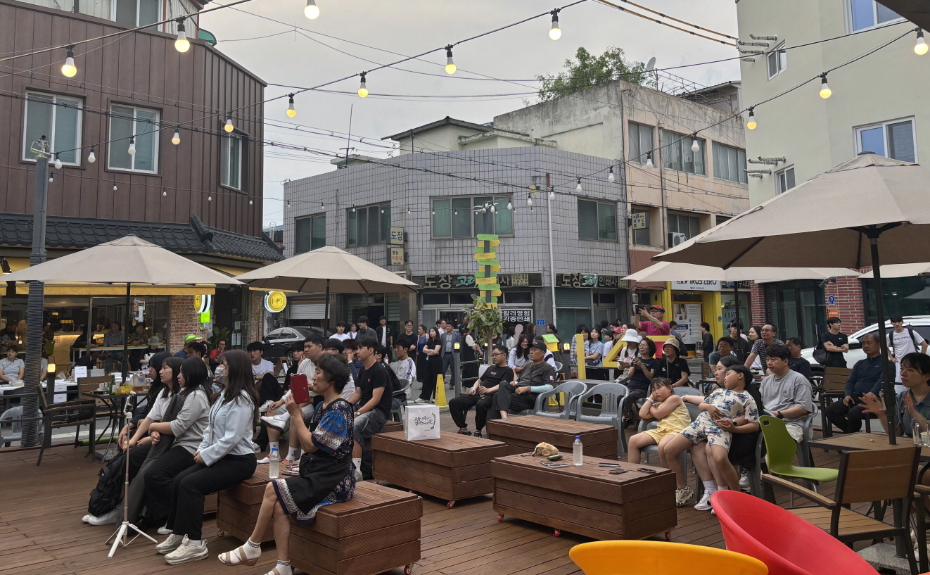 공주시, ‘왕도심 상점가에서 놀장’ 놀이&장터 행사 성료