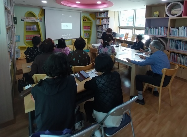 청학2동 평생학습센터, ‘너도 나도 스마트’ 스마트폰 교실 개강